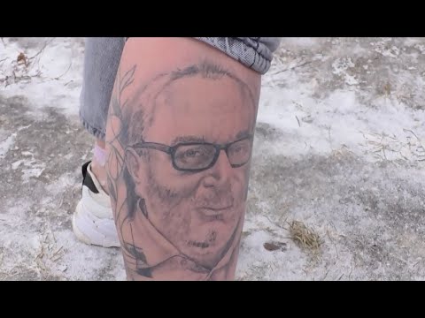 Харьковчанам набили тату с Кернесом