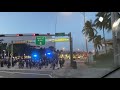 Полиция Майами встречает манифестантов.