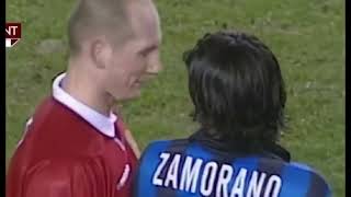 Jaap Stam making Iván Zamorano uncomfortable