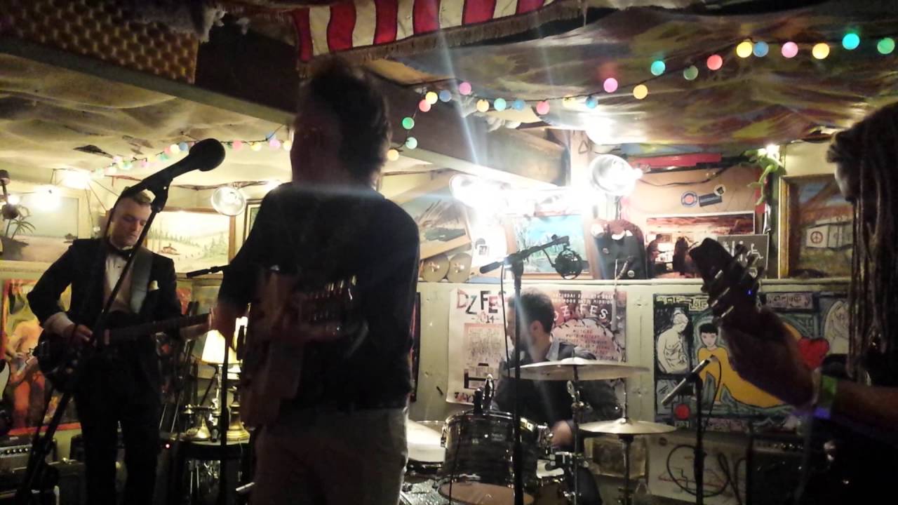 Little Yellow Dog - Throw Up Your Future @ DZ Records