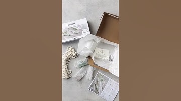 Make your own macramé key ring with crystal