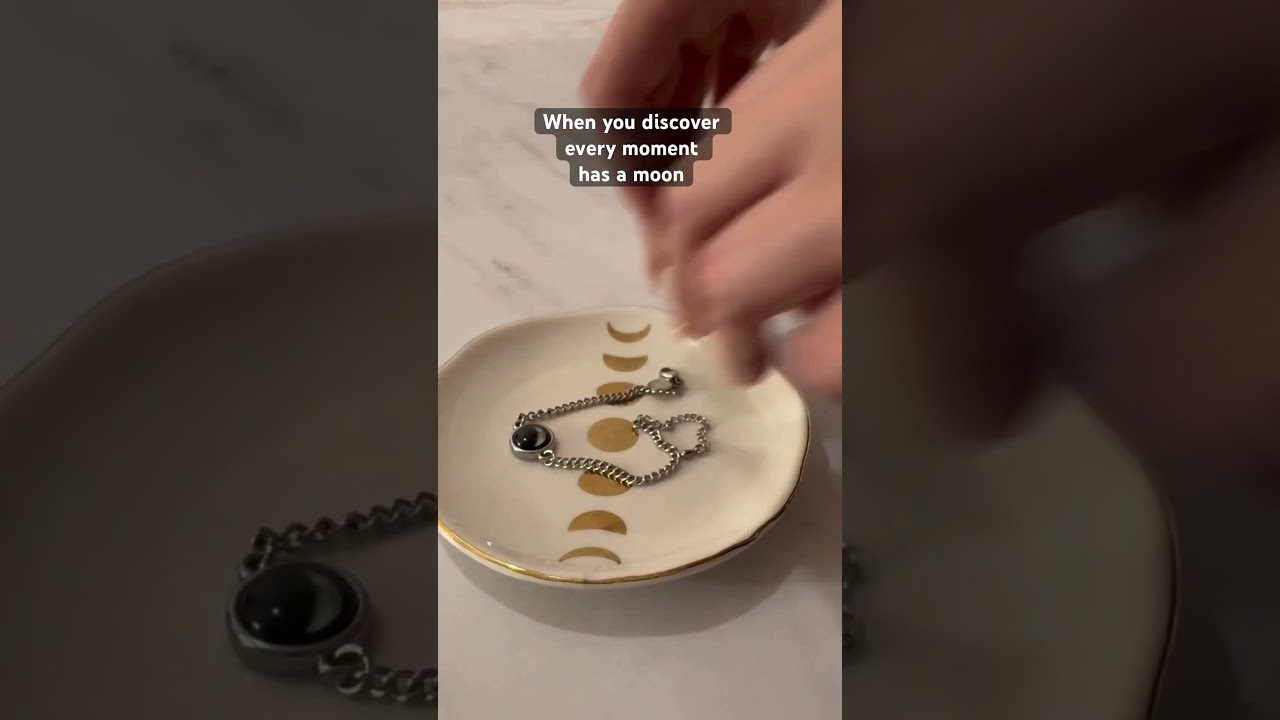 Moonglow Jewelry showcases the moon phase of your special moment. Input your date in the calculator.