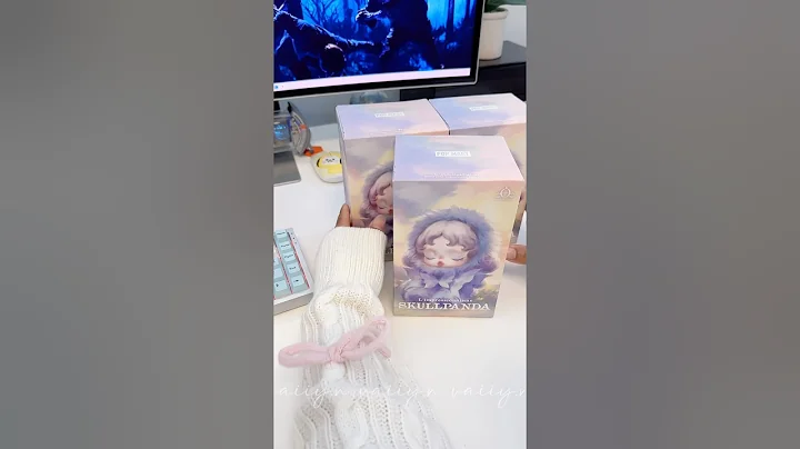 MY FIRST SKULLPANDA BLINDBOX! #blindbag #blindbox #ASMR #unboxing #popmart #skullpanda #vaiiyn