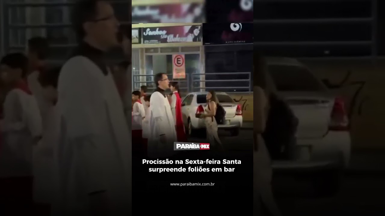 Procissão na Sexta-feira Santa surpreende foliões em bar