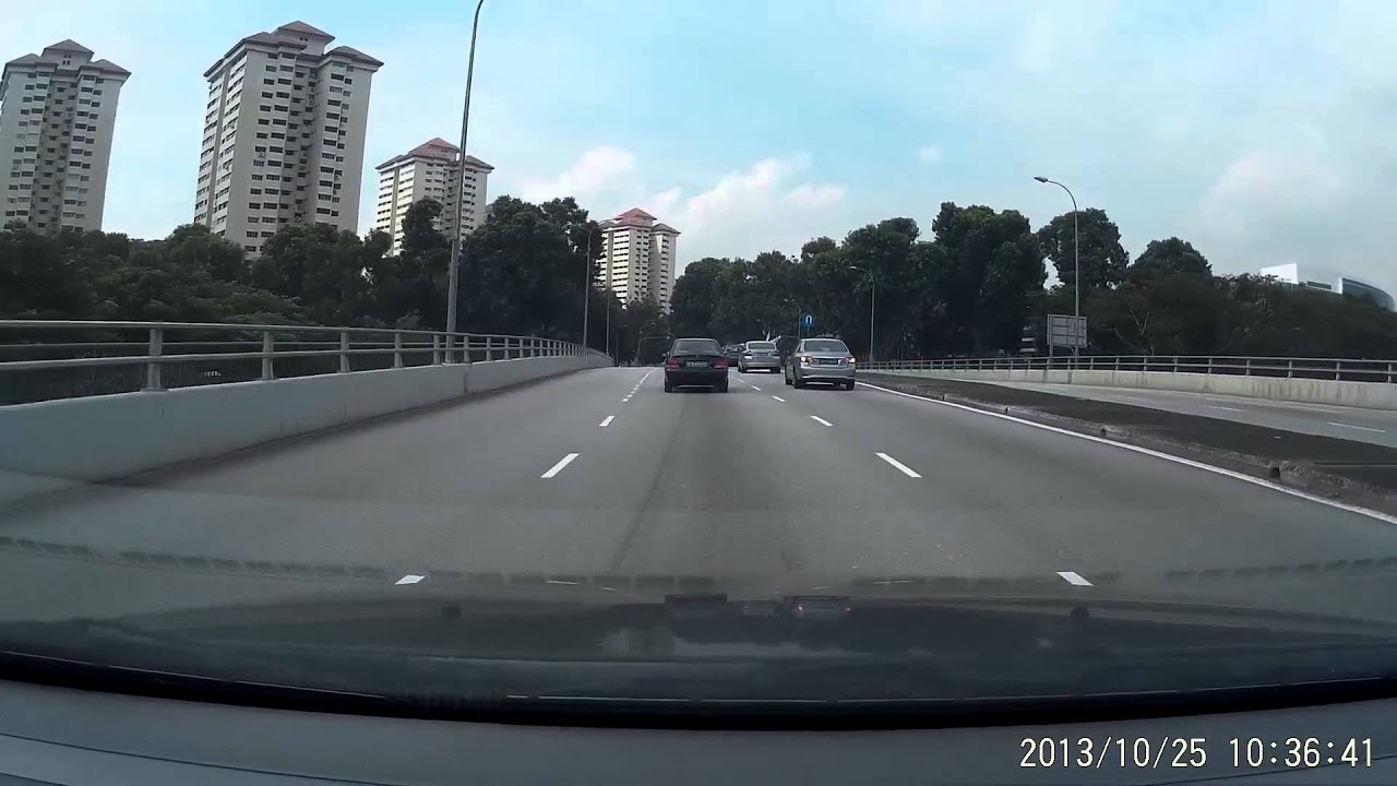 Impatient Singapore driver SFW 4044 E