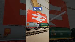Freight trains passing! #oogauge #ukmodelrailways #modelrailway #hornby #bachmanntrains #railfreight