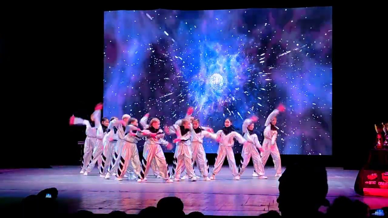 Megakidzzz и танец Космос