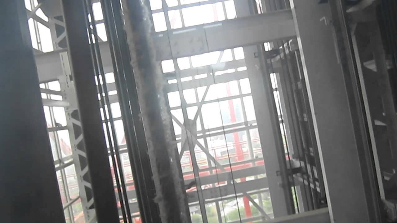 Aufzug im Tokyo Tower, crazy elevator one of Michi´s Movies