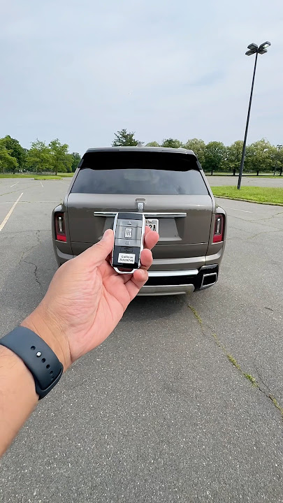 Here's how you drive a $555k Rolls Royce!