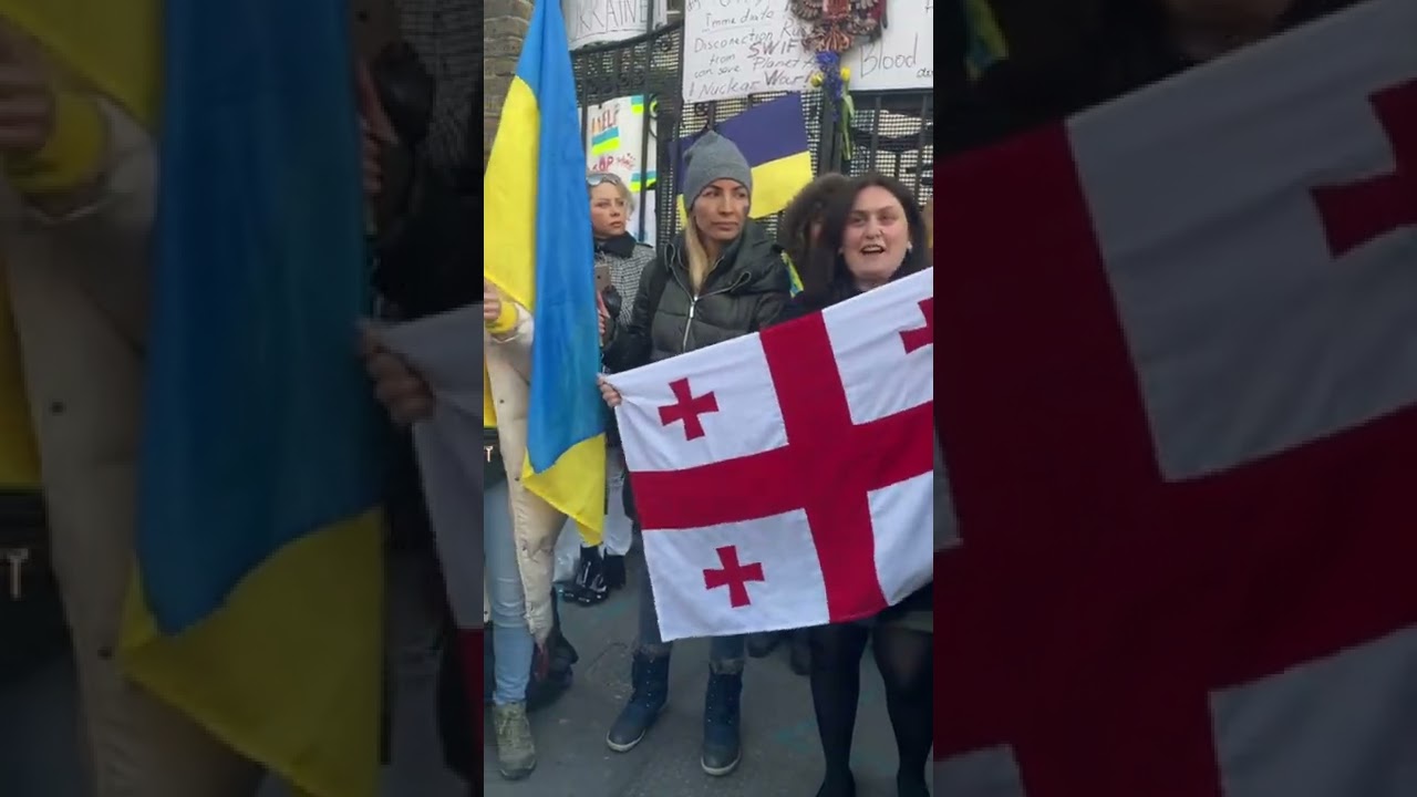 Love is lovely, War is Ugly Dub - Ukrainian Protest London.  Stop Putin.  Stop The War.  Peace.