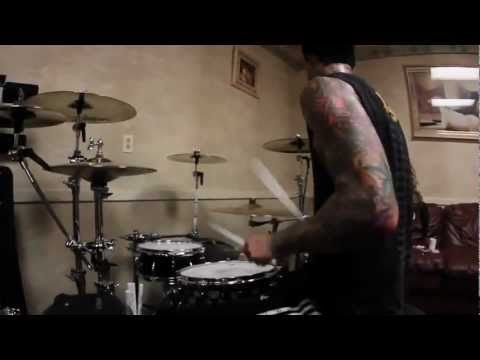 travis-barker-warm-up-honda-civic-tour-2011