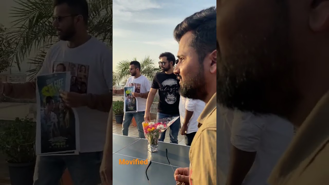 A Few lucky  got The Opportunity to click A Selfie Emraan Hashmi At his Residence | Movified