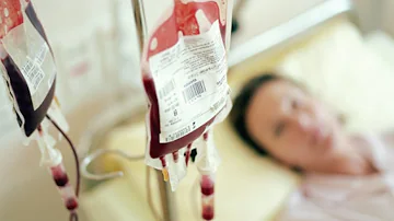 ¿Qué nivel de hemoglobina requiere una transfusión de sangre?