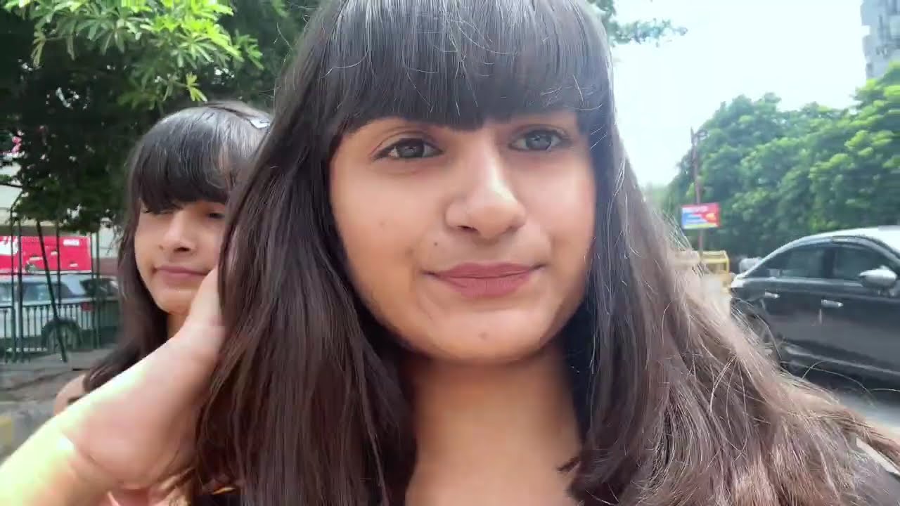 Ajj event ki jagah hum log gye mall !!! 😭🤭🤪🤣with @harshmaanvlogs and @NishaRathi1