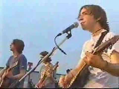 Astrid - Redground (Live at T In The Park 2000)