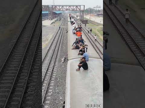 Departure with smoky crowd🚋‍💨||RRBD #train #departure #crowd #traintravel #trainvideo #railtrack