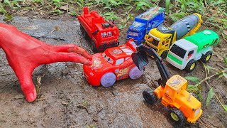 Mobil Truk Trailer, Truk Molen, Beko Excavator Monster Hand Cerita Mainan by Kids World Dream 3,700 views 3 years ago 4 minutes, 41 seconds