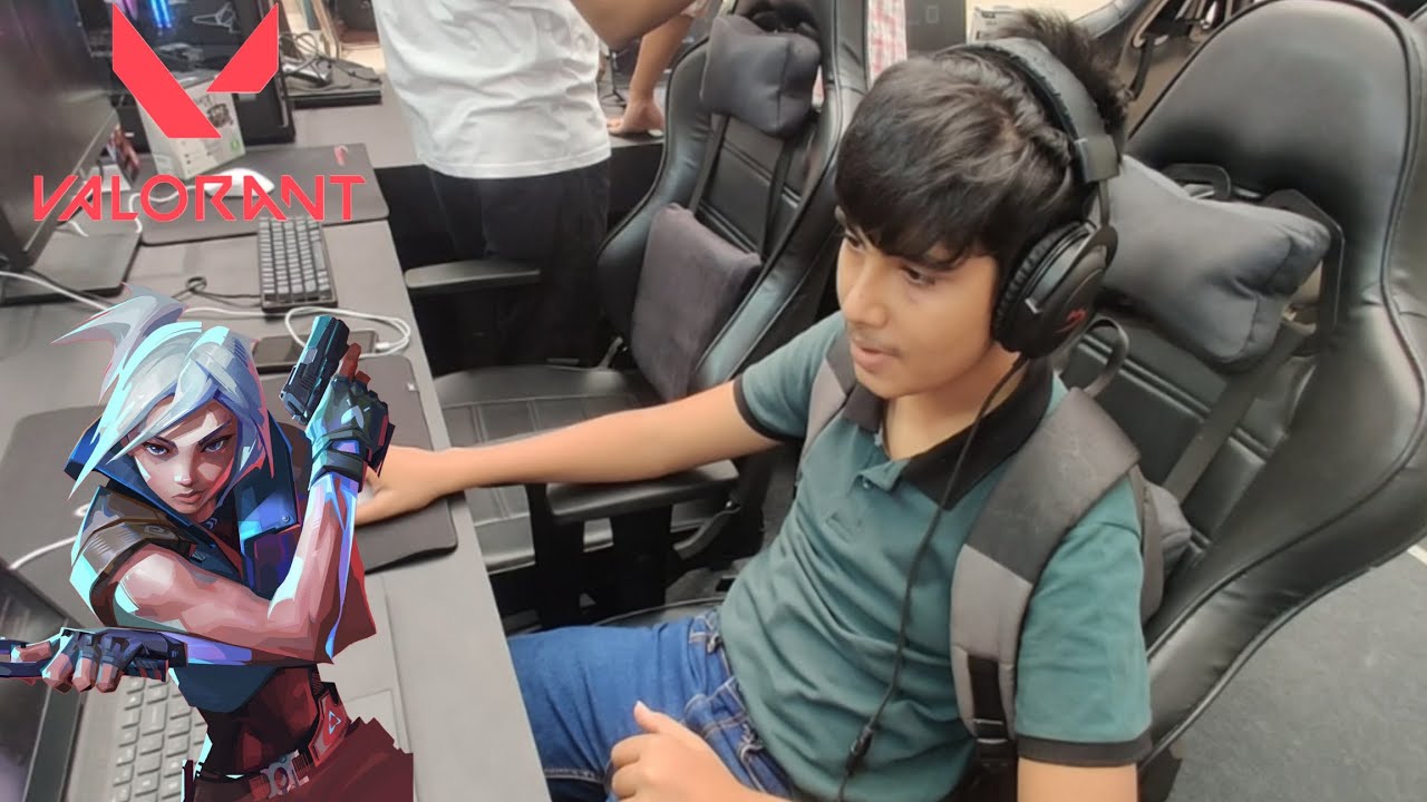 Playing Valorant for First Time at Ardee Mall Gurgaon 😀