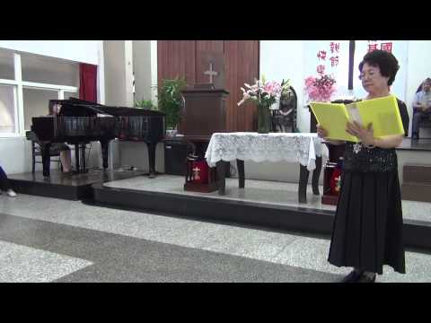 2013年母親節獻詩-胸前掛著一朵剪絨花