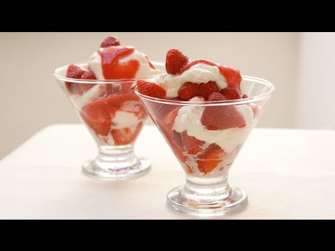 Video: Aardbeien-mandarynroomkoek