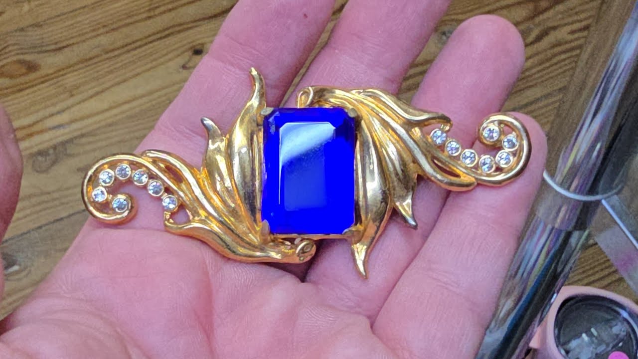 IT'S THRIFTED! VINTAGE JEWELRY & MORE! LEAMAN'S ANTIQUES-MISSISSIPPI! Thrift with me!