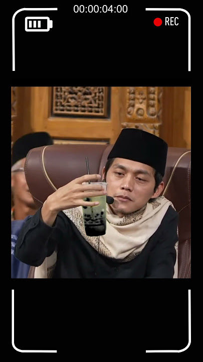 Gus iqdam minum es campur Gotri.