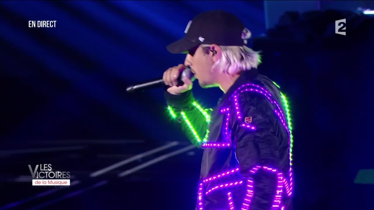 Nekfeu en concert au Zénith de Paris en 2016 