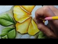 Hibiscos amarelos - Parte 2 - Pintura em tecido