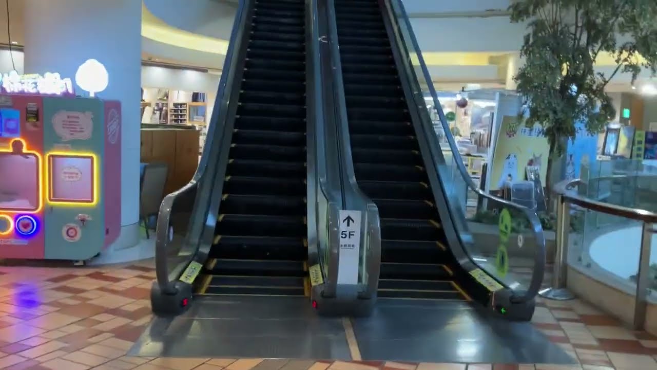 【フジテック】2/5X エスカレーター　美麗華百樂園その1 2X escalator Miramar Entertainment Park shopping mall Taipei Taiwan