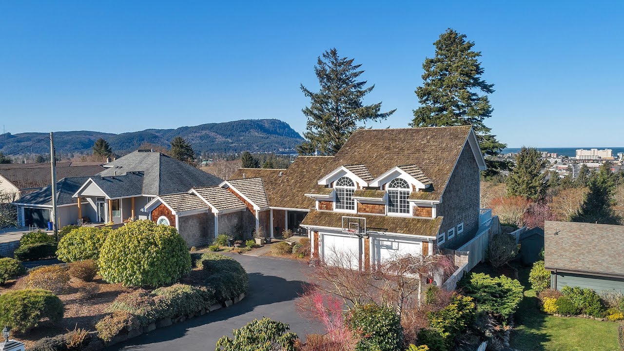 Stunning Panoramic Ocean Views from Spacious Seaside Home ~ Video of 140 Hilltop Dr.