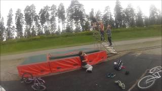 GoPro Hero 2: Jumps to soft high jump mattress screenshot 5