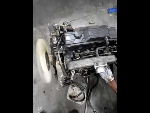 Kia K2700 engine cool start!! - YouTube