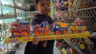 Ade bocil berburu beli mainan kereta api thomas and friends