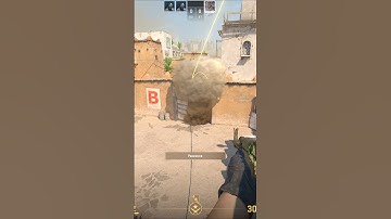 Лучший Смок на Б двери на карте Dust2 CS2! #cs #csgo #counterstrike #кс #кс2 #shorts #dust2 #ксго