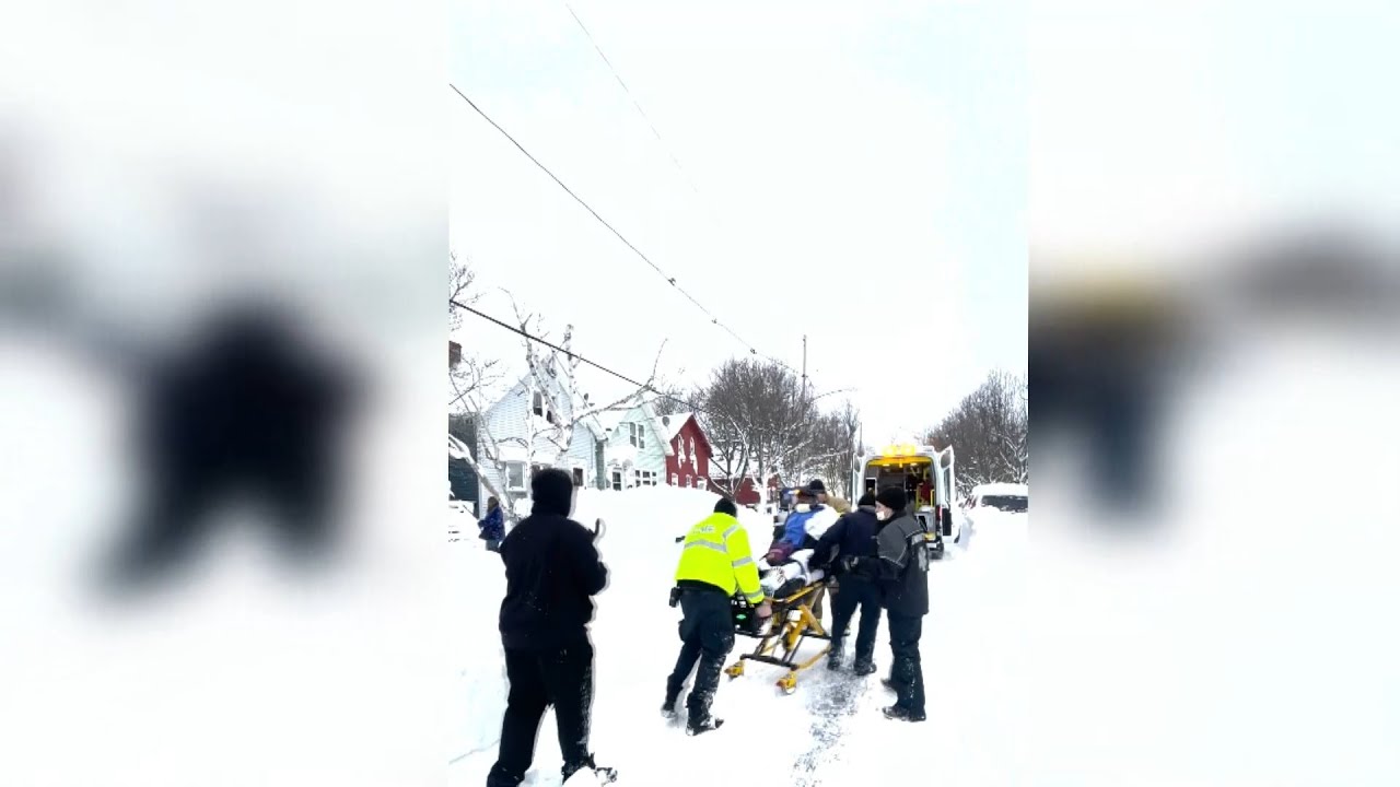 Esforços de resgate continuam no oeste de NY após tempestade de inverno