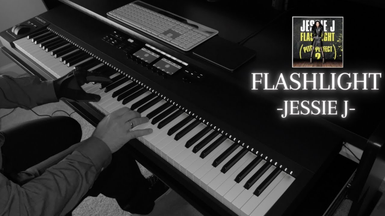 Flashlight Jessie J Pitch Perfect 2 (Piano Version) YouTube