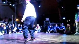 Temps vs Alkowy Funkowy Popping 1vs1 (walka o 1 miejsce) Summer Street Groove 2011