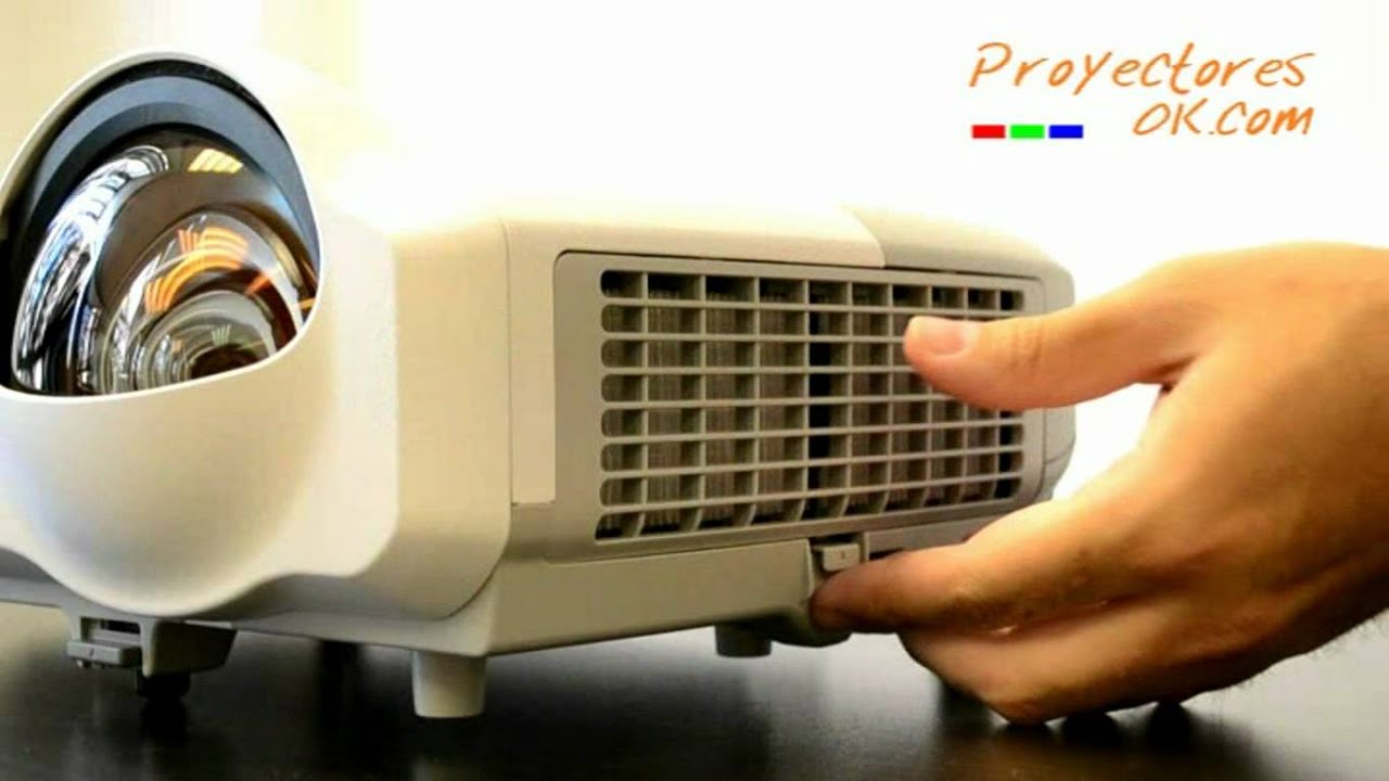 Epson EB-420, the best short distance projector-Projector Reviews 