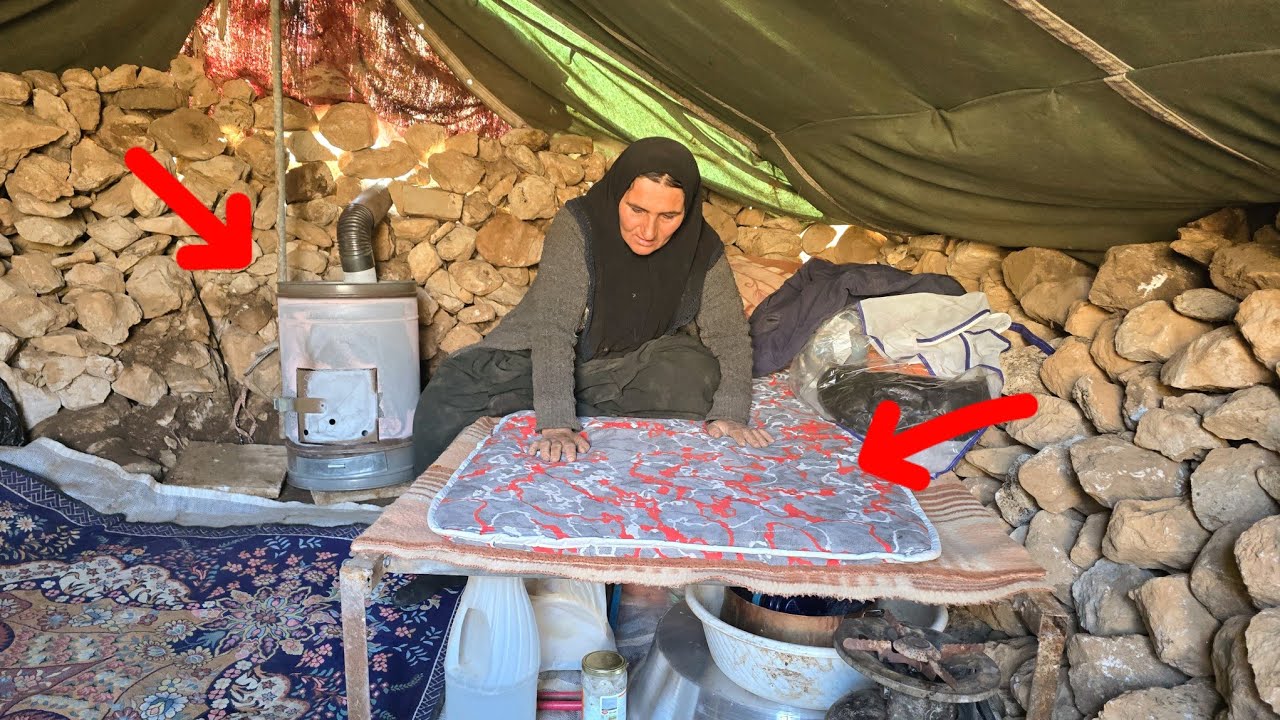 Мать, выгнанная сыном и невесткой, живет одна в заснеженных горах