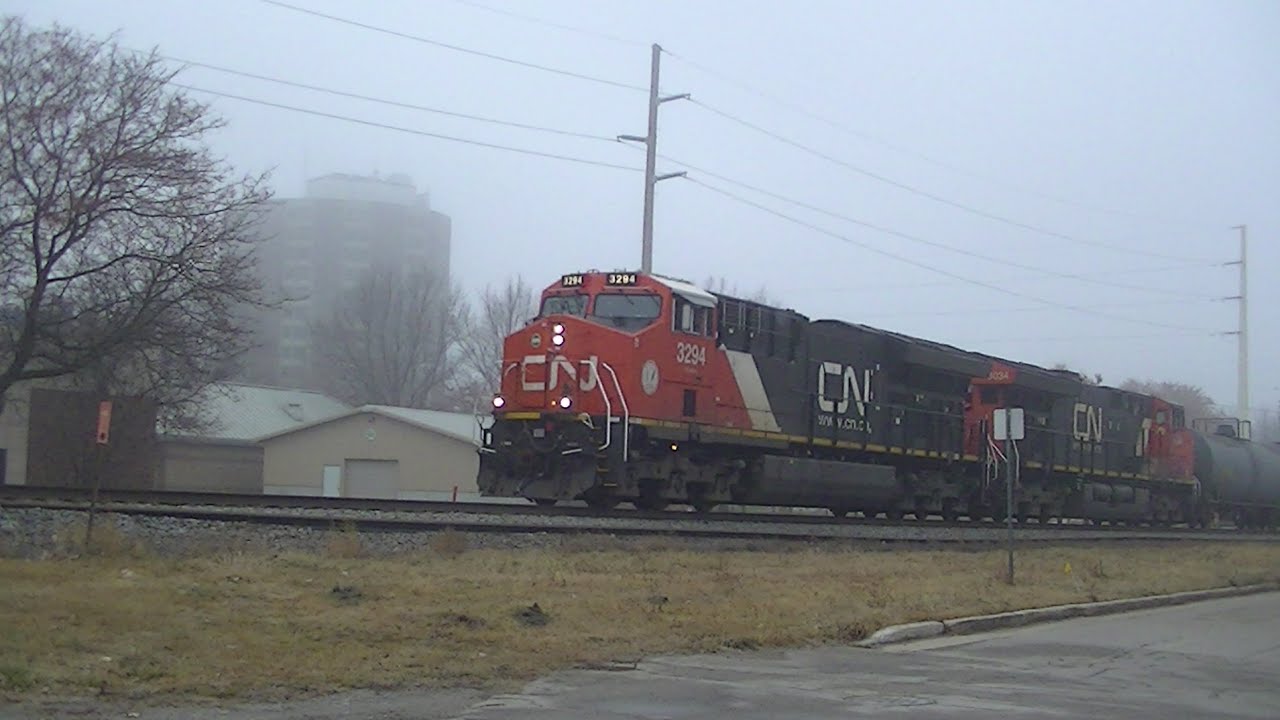 cn-3294-cn-3034-cn-2906-southbound-manifest-oshkosh-wisconsin-train