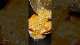 調味料は”塩”だけ。言葉を失うウマさの【チーズチキンステーキ】の作り方