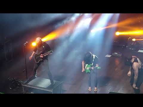 Putar Boys of Fall (Live) - August Burns Red