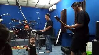 Download lagu Andromedha Rock Band - Prestasi (Intro)