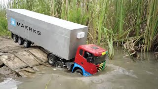 Mobil Truk Kontainer Panjang Melewati Sungai - Miniatur Rc Dump Truck Mobil Oleng Muatan Pasir