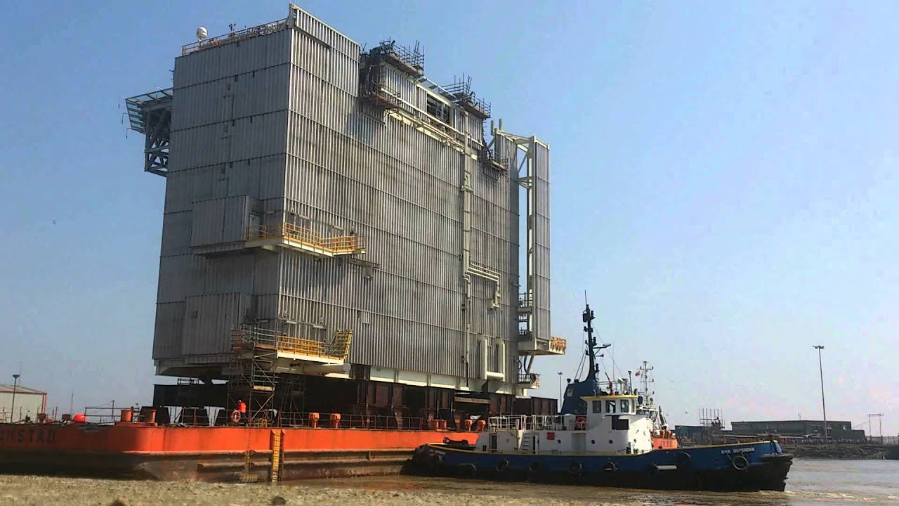 Lowestoft Module 2 Accommodation module leaves Lowestoft 19.5.14 - YouTube