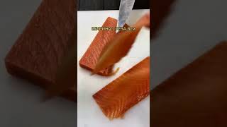 Как нарезать сёмгу для Филадельфия роллов 😻 #Суши #sushi #самсебесушист