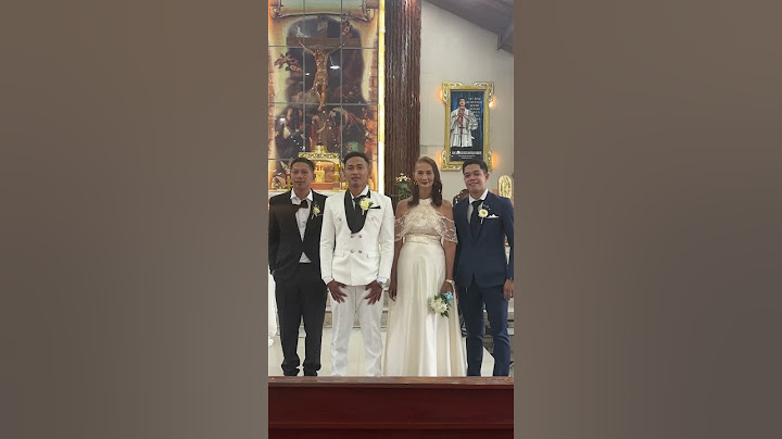 Family of the groom waiting for the bride #family #groom #parents