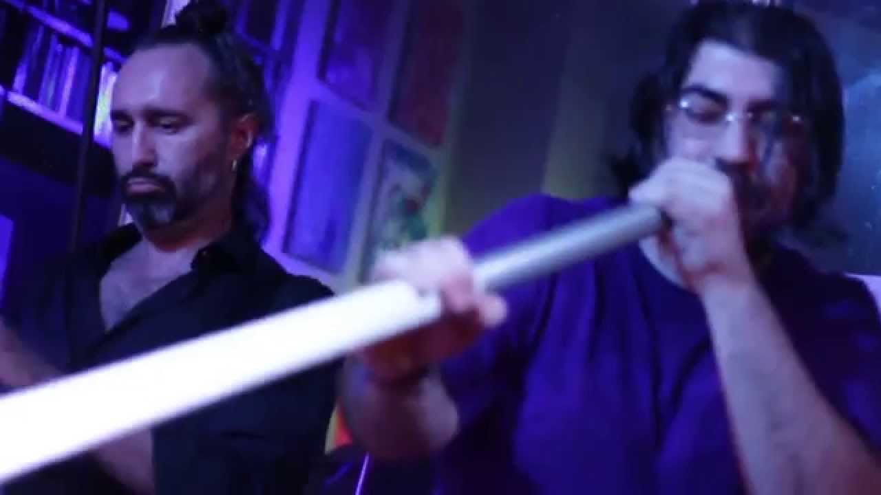 Adriano Vecchio Sette   -Instrumentalist Producer-  DIDJERIBONE performance