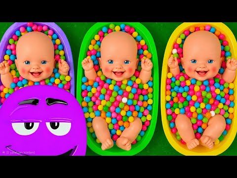 Sorting Colorful Candy with Baby Dolls - Satisfying Color Play 79