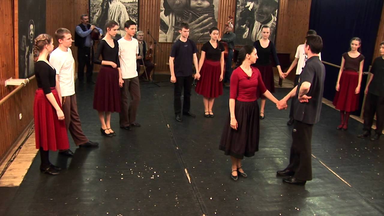 Palóc páros táncok (lassú csárdás, friss csárdás Somogyi táncok (ugrós, lassú csárdás) Néptáncórák a Biharival